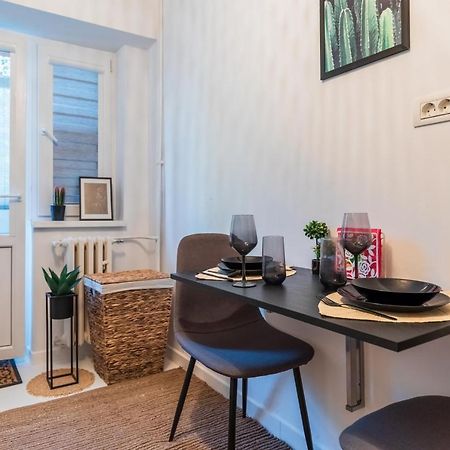Jungle Apartment 15 Min Walk To Beach & Downtown Констанца Экстерьер фото