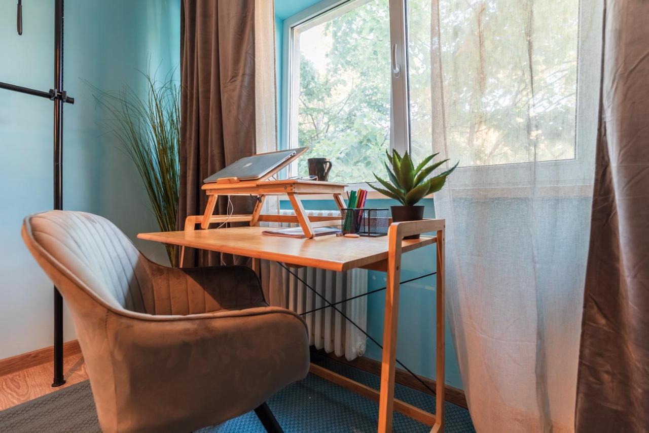 Jungle Apartment 15 Min Walk To Beach & Downtown Констанца Экстерьер фото